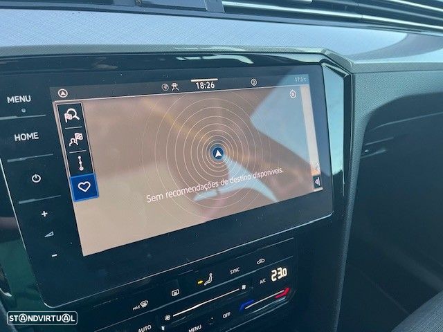VW Passat Variant - 9