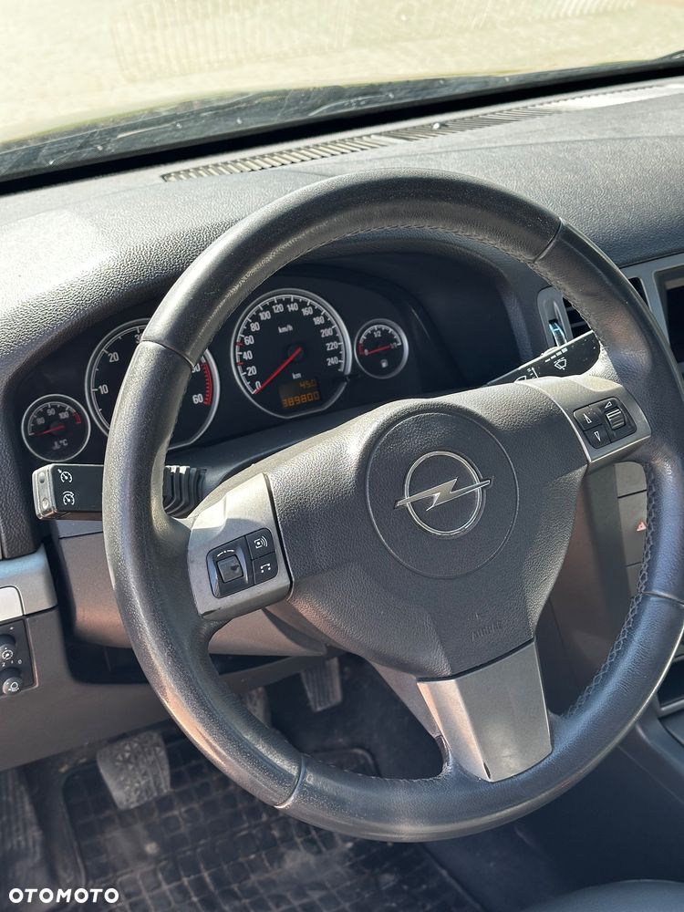 Opel Vectra 1.9 CDTI Sport / GTS - 8