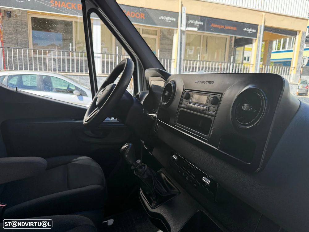 Mercedes-Benz Sprinter - 6