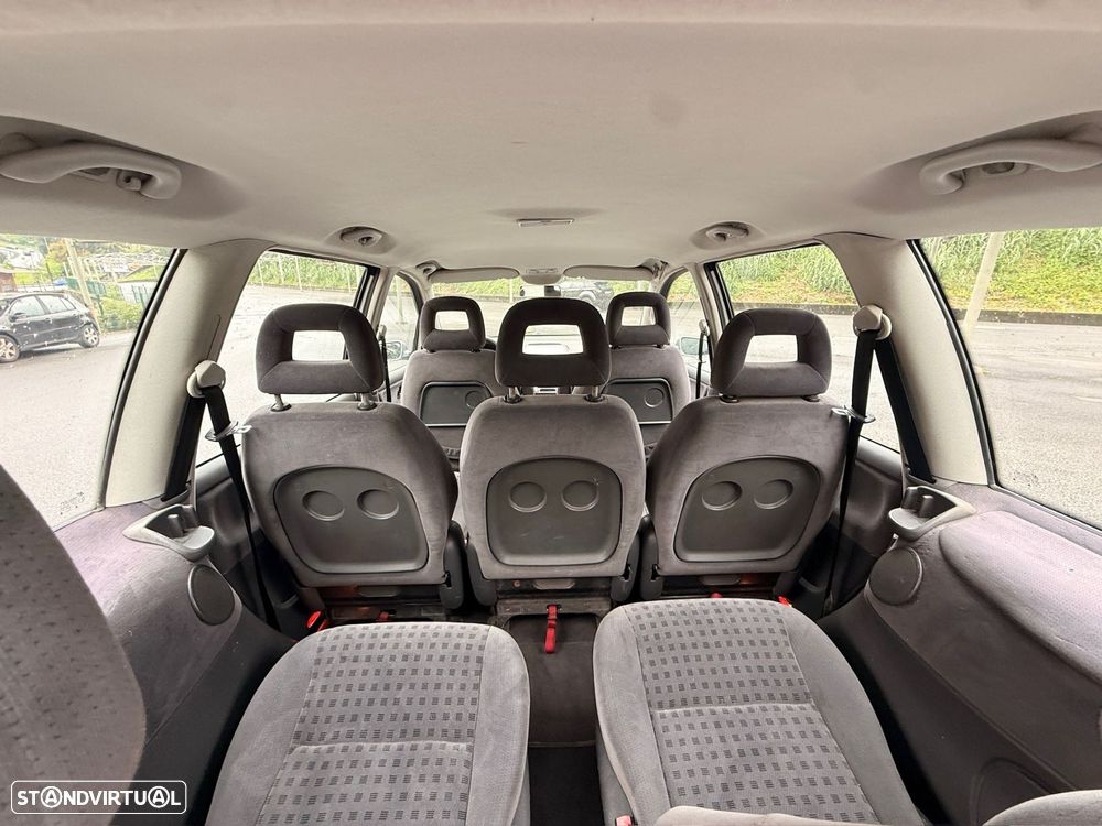 VW Sharan - 11
