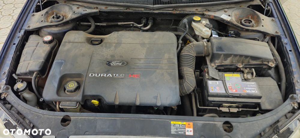 Ford Mondeo 2.0 Ghia - 7
