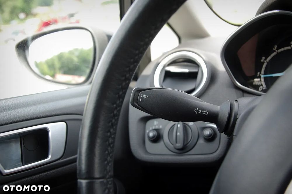 Ford Fiesta 1.0 EcoBoost Trend - 27