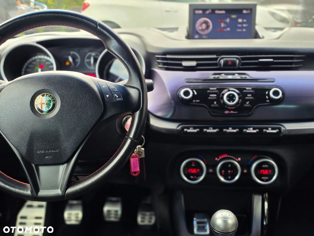 Alfa Romeo Giulietta - 33