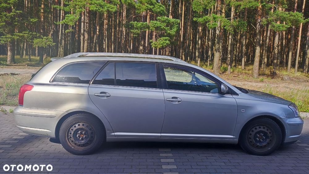 Toyota Avensis - 4