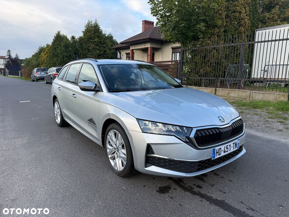 Skoda Octavia 2.0 TDI SCR Clever DSG - 2