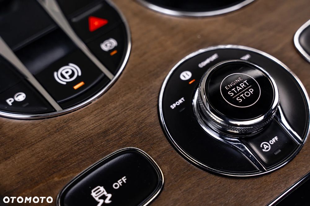 Bentley Bentayga EWB Azure - 30