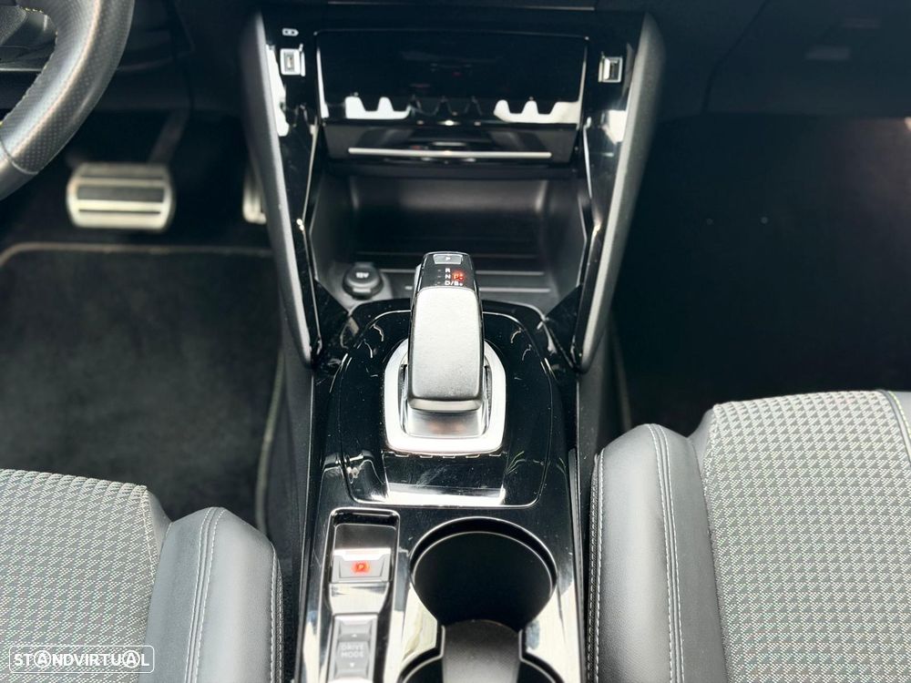 Peugeot e-208 GT - 29