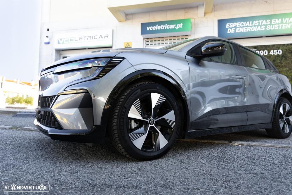 Renault Megane E-Tech 2023 photo 2