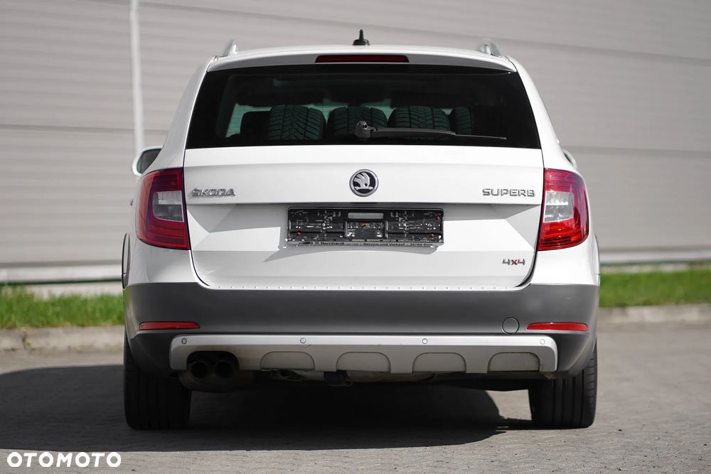 Skoda Superb 2.0 TDI Platinum Outdoor DSG - 9