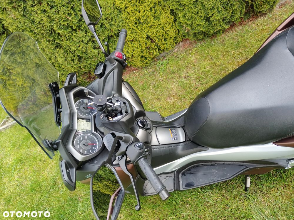 Yamaha X-max - 9