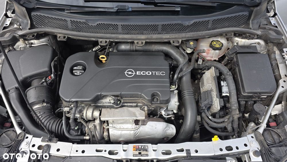 Opel Astra 1.4 T Elite - 25
