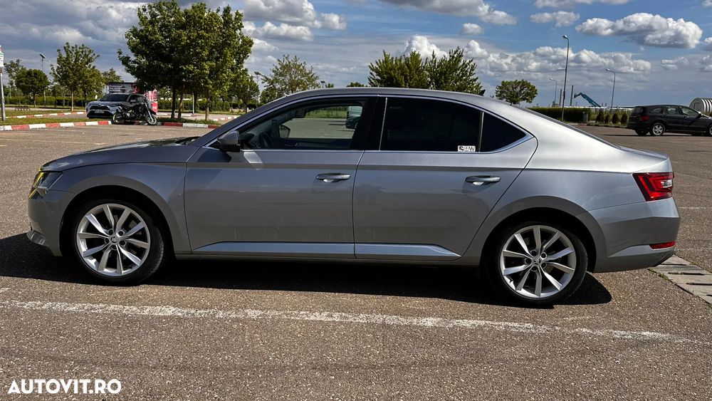 Skoda Superb 2.0 TDI DSG Style - 8