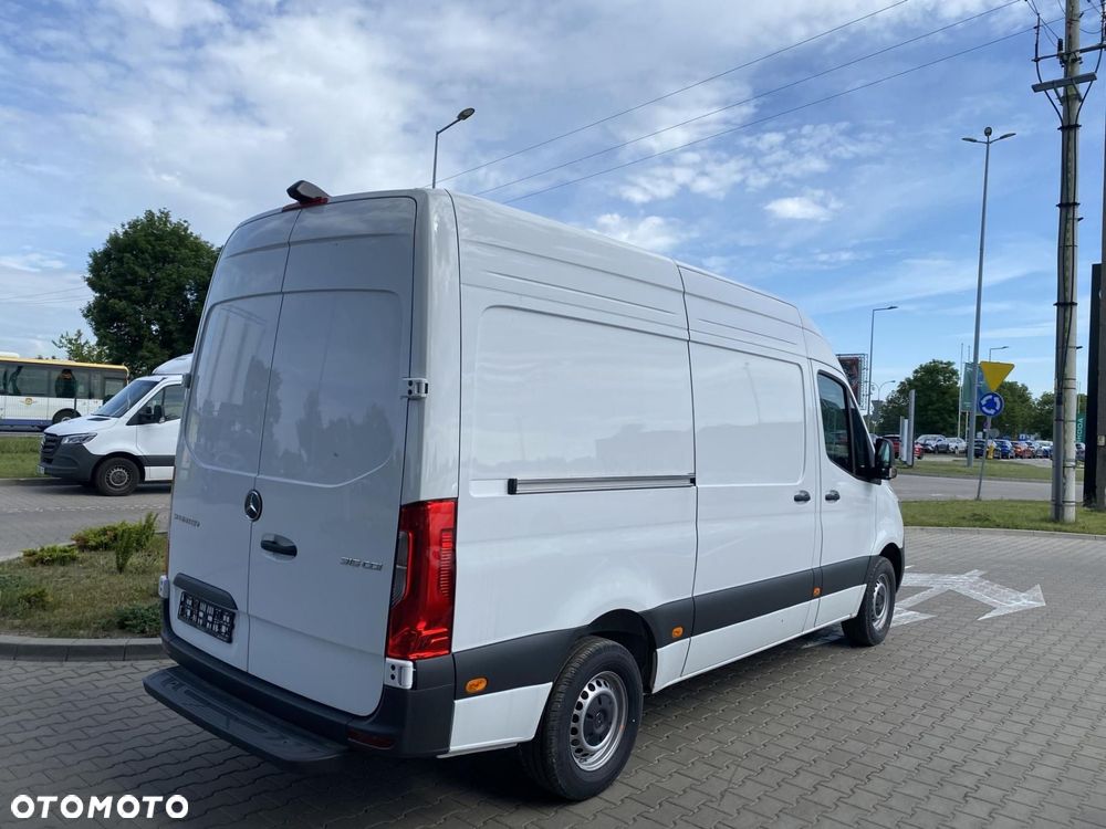 Mercedes-Benz Sprinter - 5