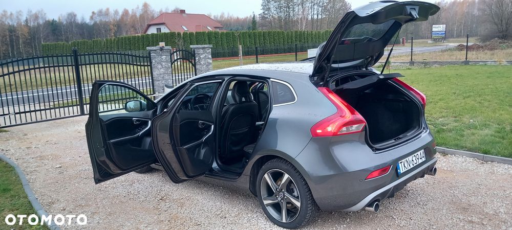 Volvo V40 D2 R Design - 11