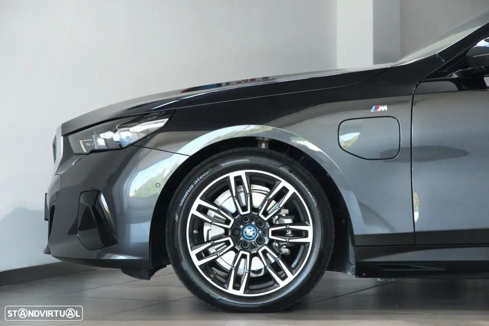 BMW 530 e Pack Desportivo M - 32