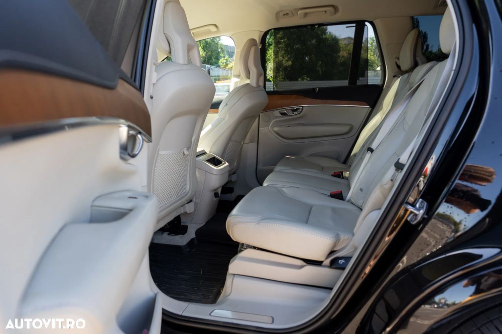 Volvo XC 90 - 9