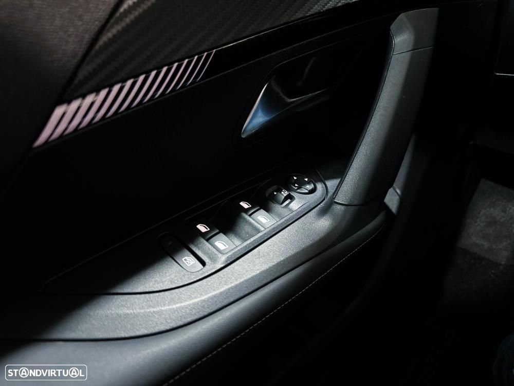 Peugeot 2008 Hybrid 145 e-DSC Allure - 33