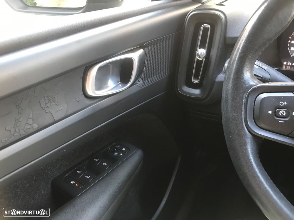 Volvo XC 40 1.5 T3 Tech Edition - 11