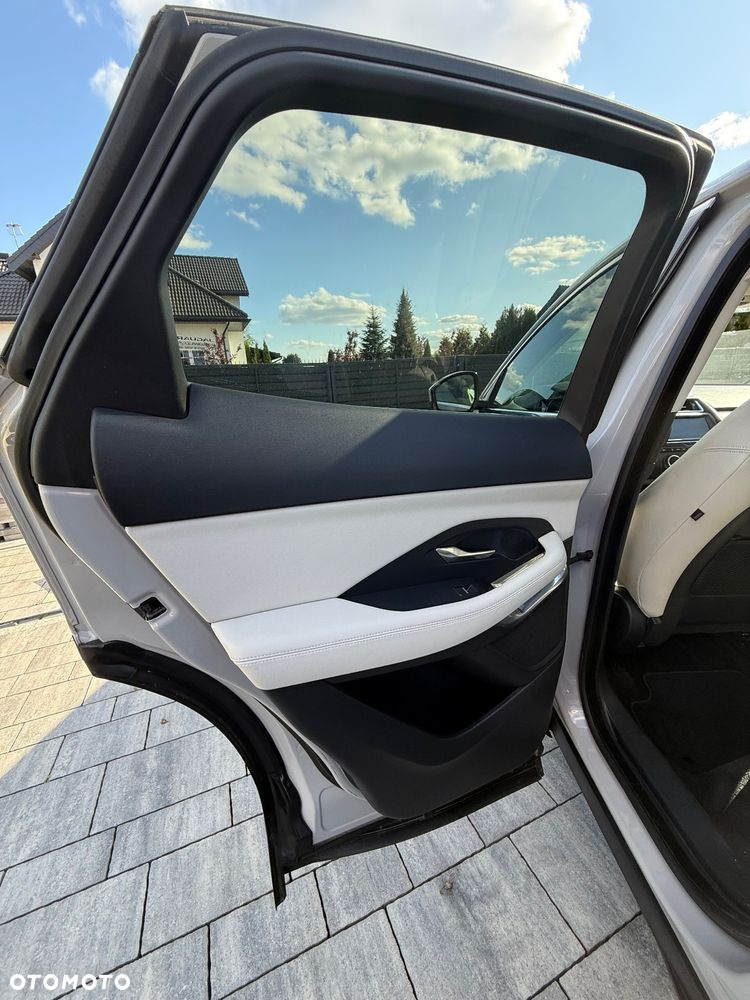 Jaguar E-Pace D150 R-Dynamic - 19