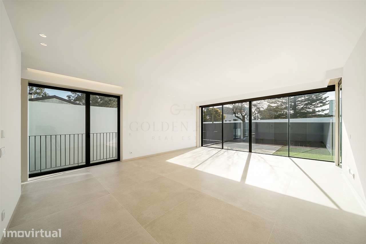Moradia T4 de Luxo em Canidelo com Vista Mar | Golden Hour Real Estate - Grande imagem: 4/60