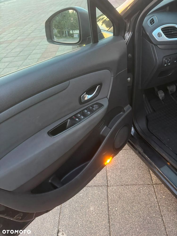 Renault Scenic 1.5 dCi Confort Authentique - 19