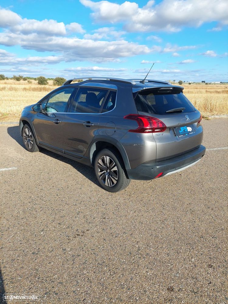 Peugeot 2008 1.2 PureTech Allure - 6