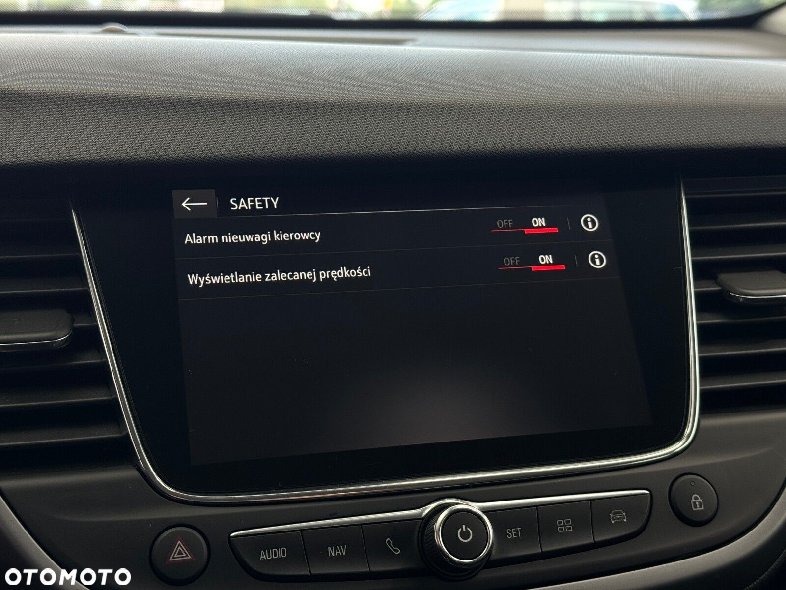 Opel Crossland X - 35