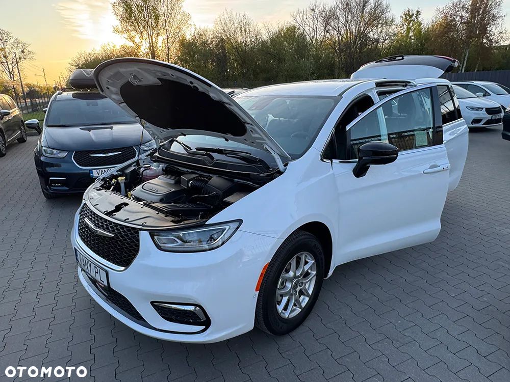 Chrysler Pacifica - 10