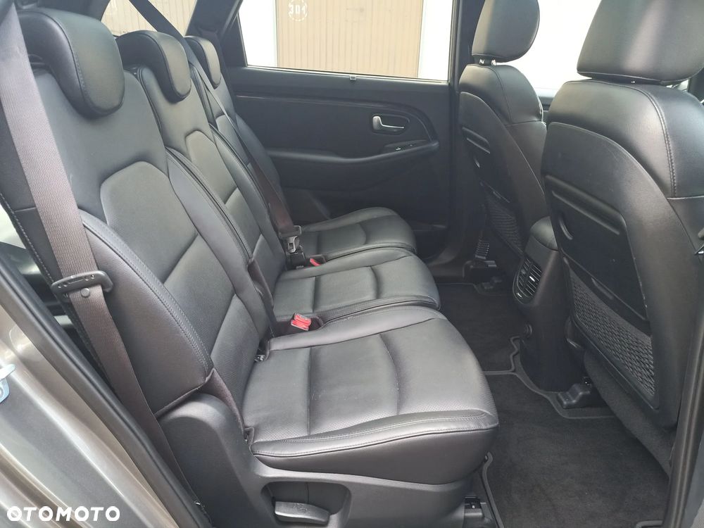 Kia Carens 1.7 CRDi 141 Dream-Team Edition - 10
