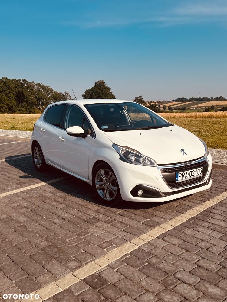 Peugeot 208 - 1