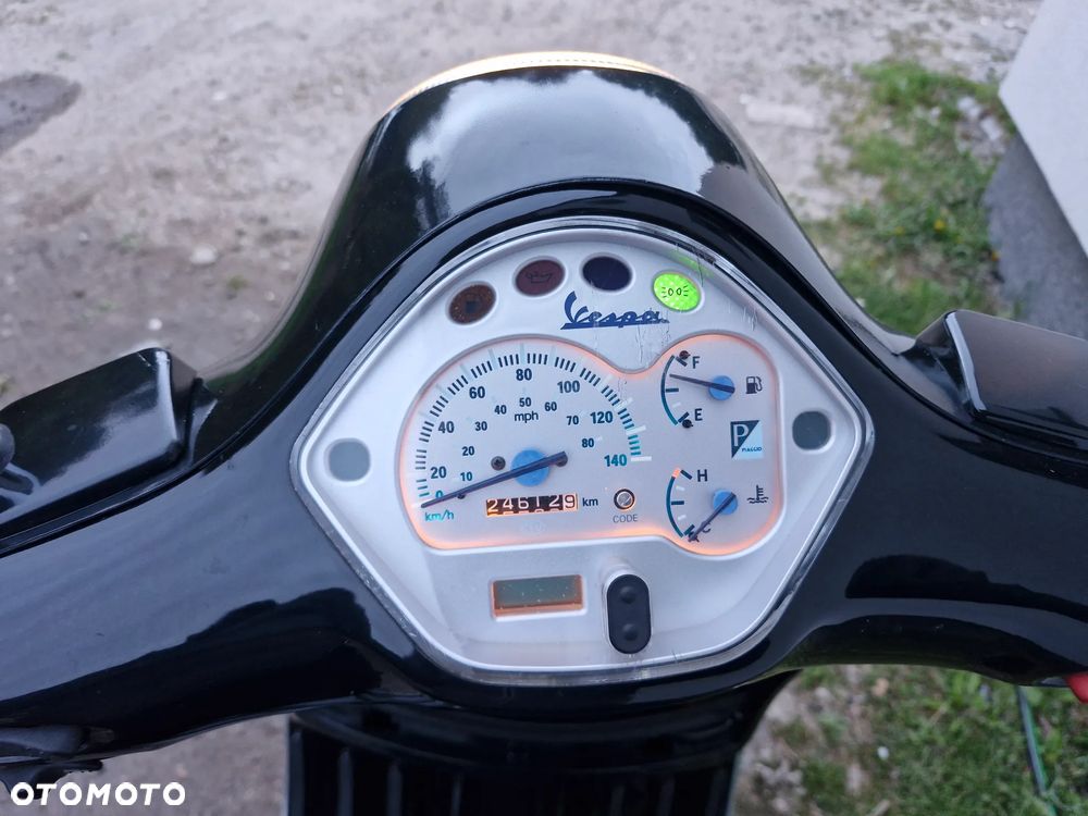 Piaggio Vespa - 10