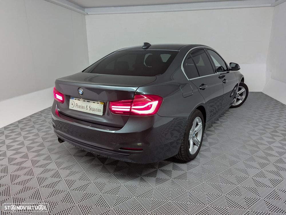 BMW 318 d Line Sport - 4