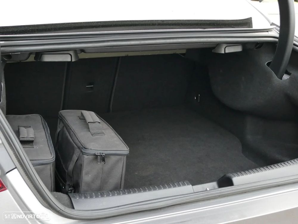 Mercedes-Benz CLA 250 e - 9