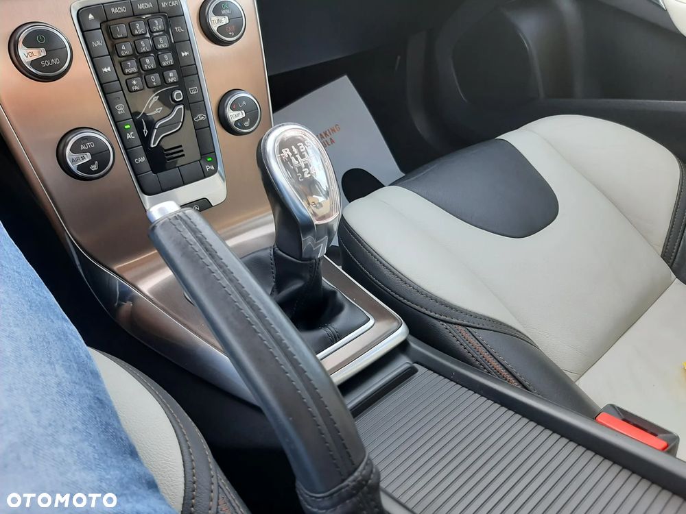 Volvo V40 Cross Country D2 - 16