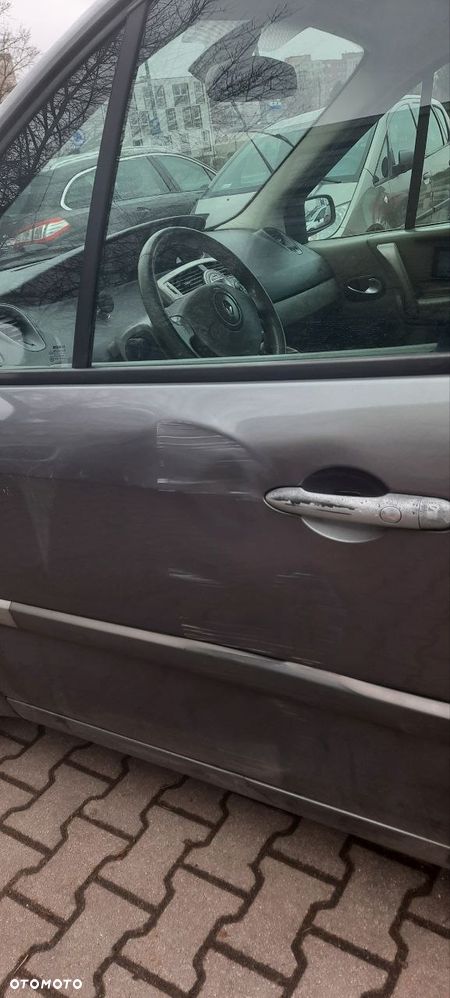 Renault Scenic 1.5 dCi Privilege - 6