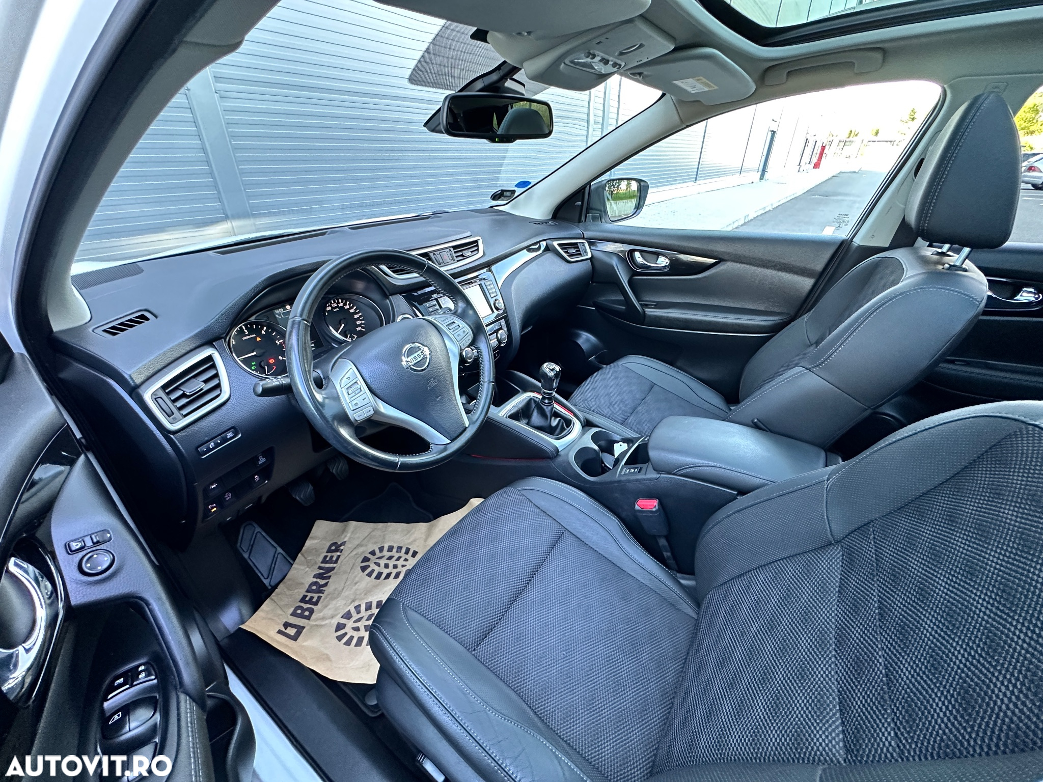 Nissan Qashqai 1.6 DCI Start/Stop 4X4-i Tekna - 37