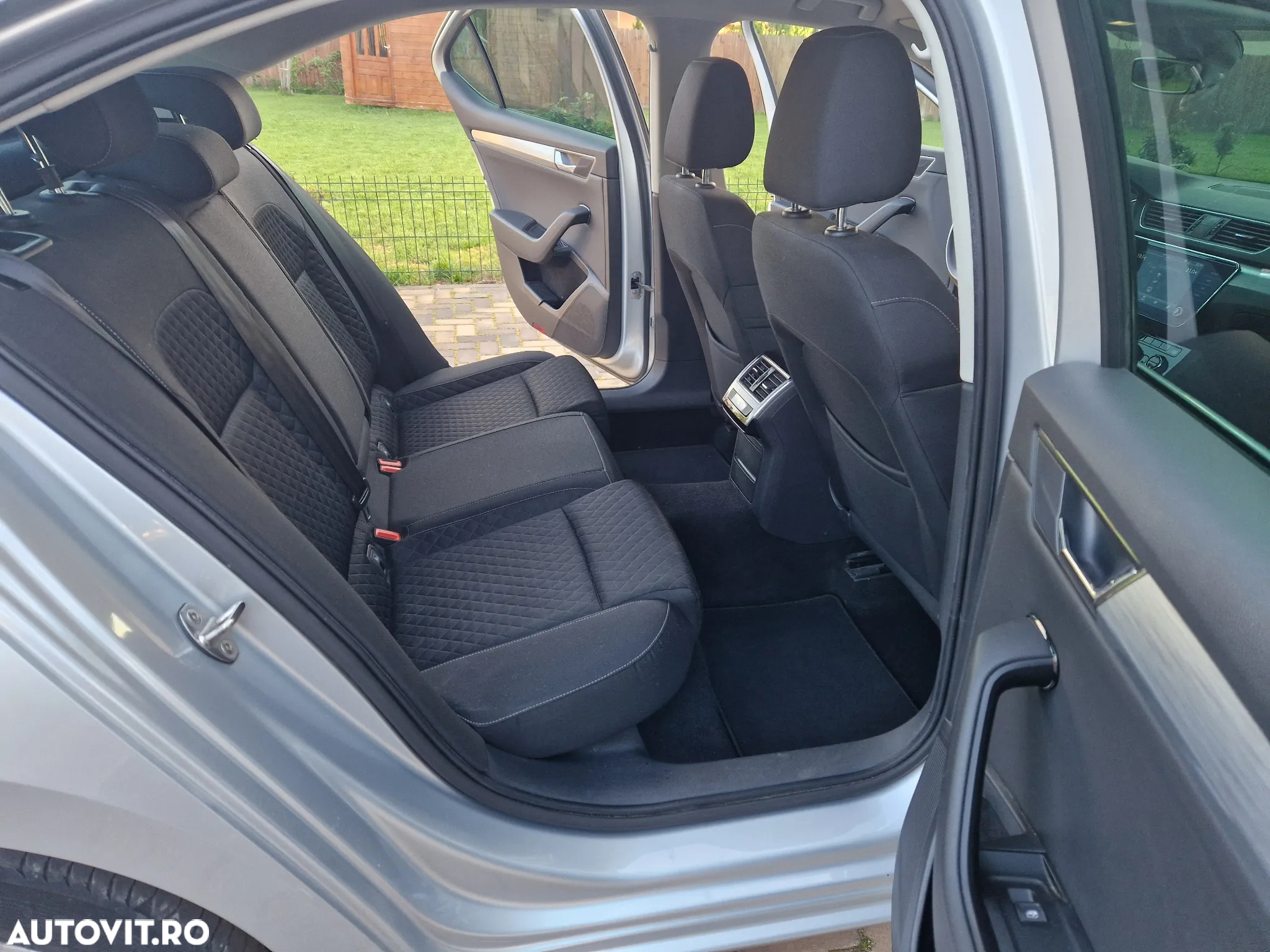 Skoda Superb 2.0 TDI DSG Ambition - 15