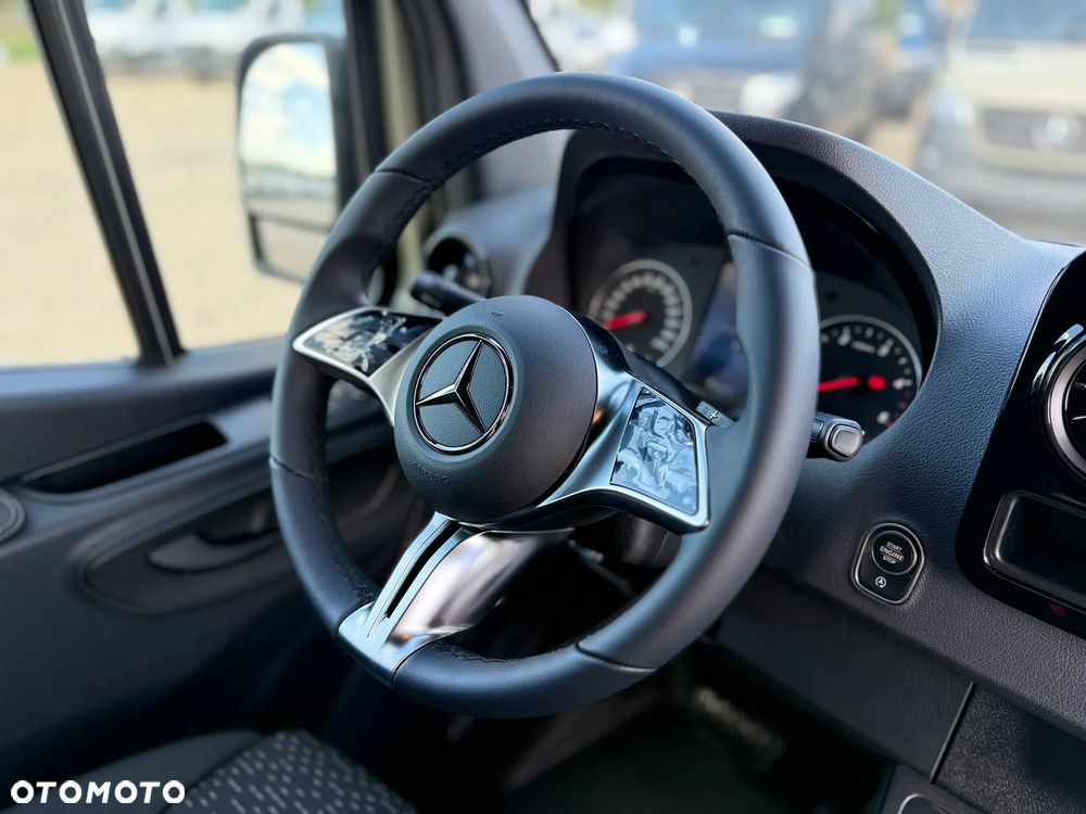 Mercedes-Benz Sprinter - 29