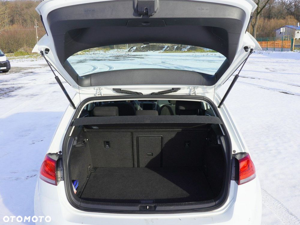 Volkswagen Golf - 26