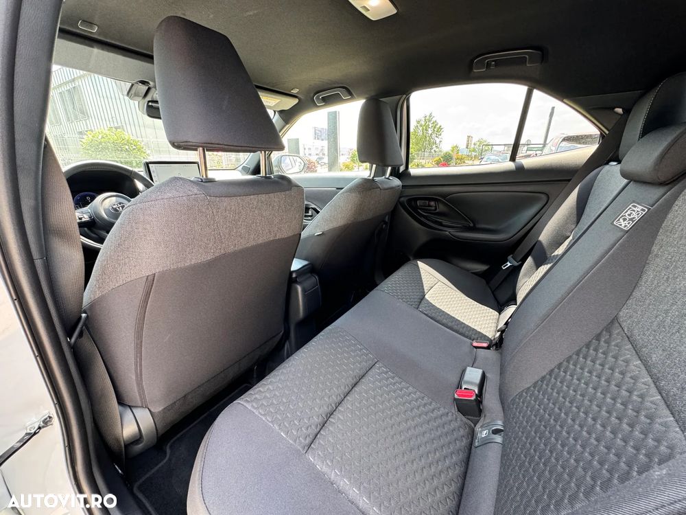 Toyota Yaris 1.5 VVT-i HSD Dynamic Bi-tone - 27