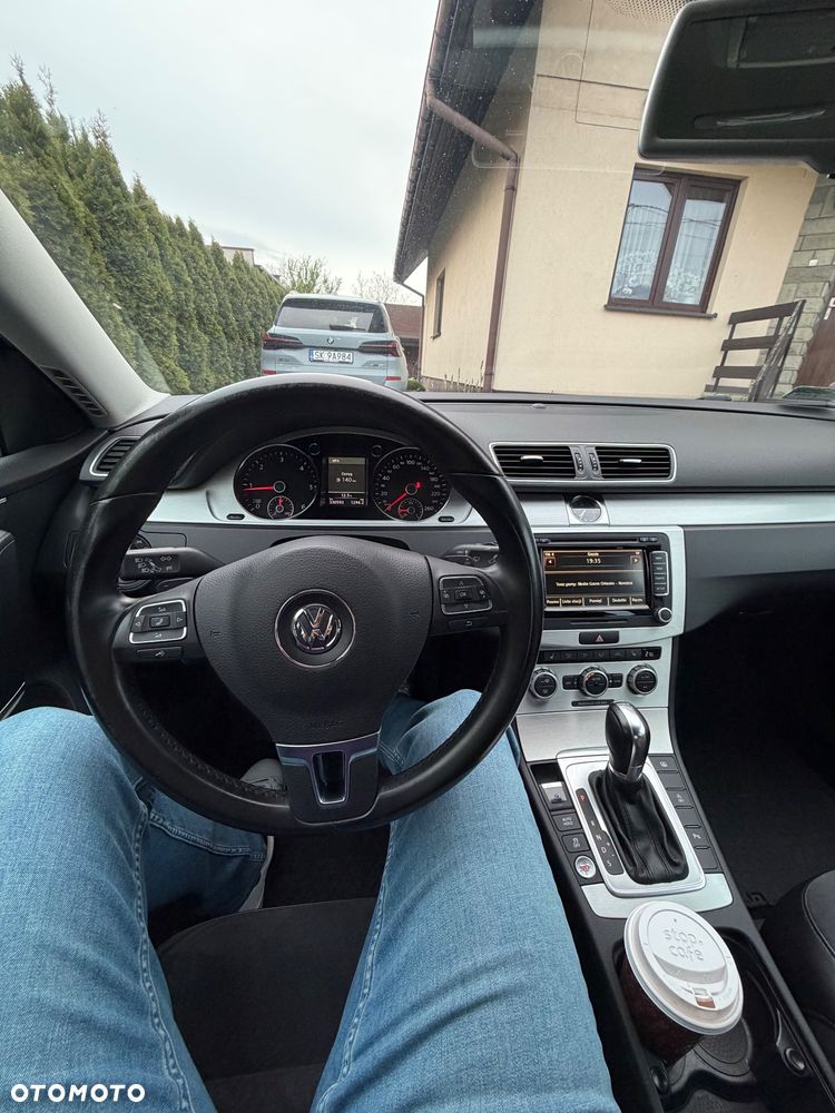 Volkswagen Passat 2.0 TDI Highline R-Style DSG - 26