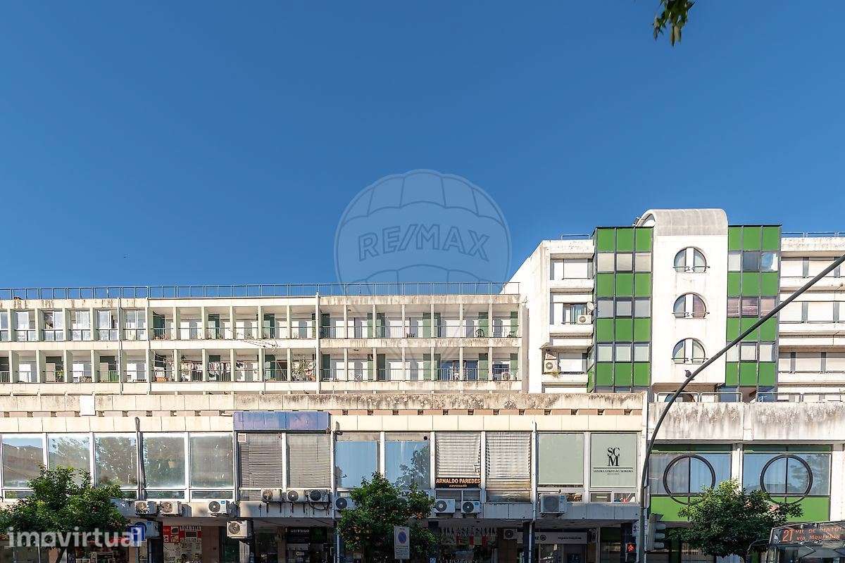 Apartamento T4 Mobilado à venda | Av. Fernão de Magalhães | 132 m² - Grande imagem: 2/24