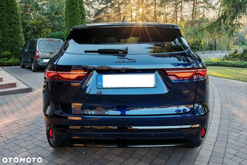 Jaguar F-Pace D200 AWD R-Dynamic SE 90th Anniversary Edition - 4