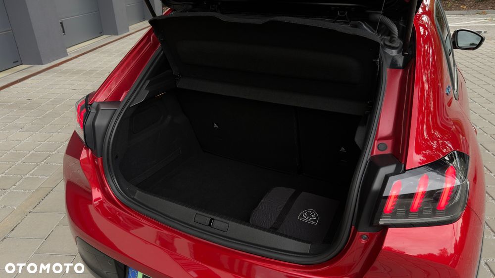 Peugeot 208 50kWh GT - 11