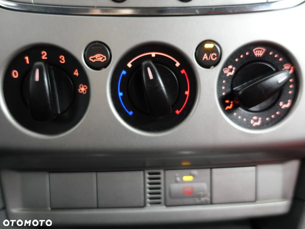 Ford Focus - 32