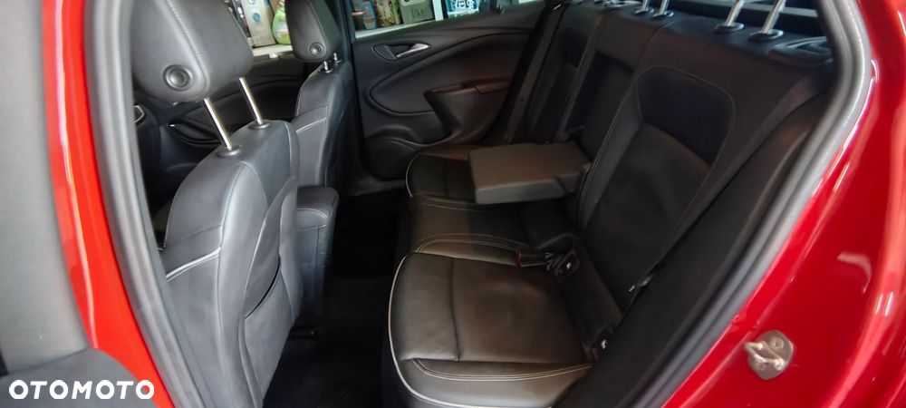 Opel Astra 1.4 T Elite - 24
