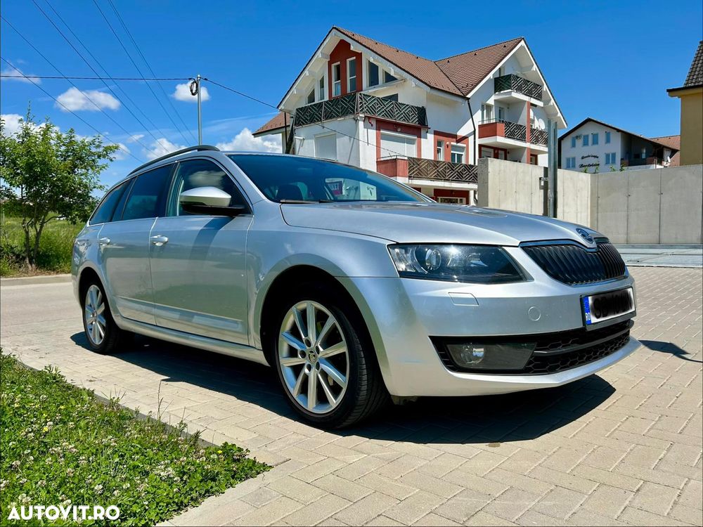 Skoda Octavia 1.6 TDI DSG Style - 1