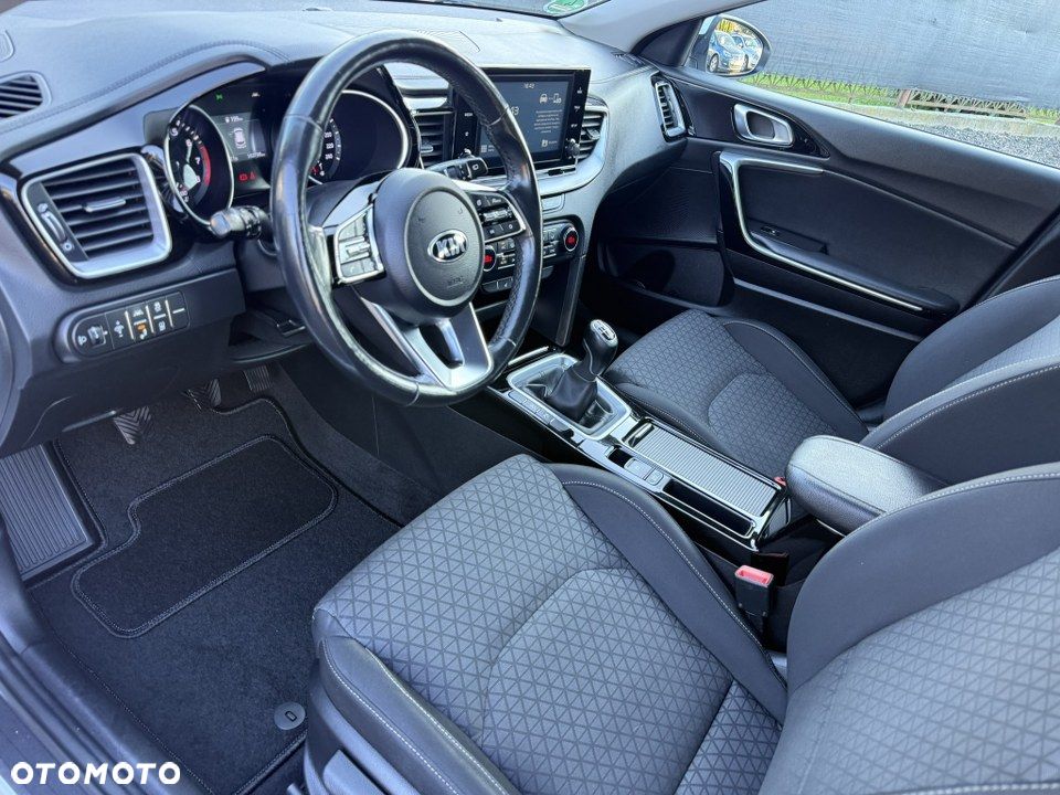 Kia Ceed 1.5 T-GDI L Business Line Plus - 18