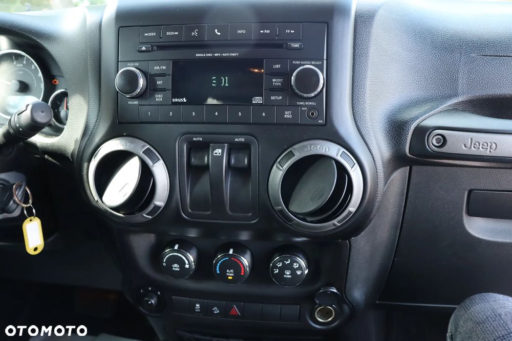 Jeep Wrangler - 12