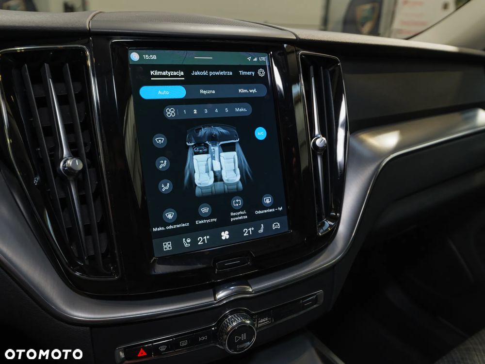 Volvo XC 60 B4 D AWD Core - 35